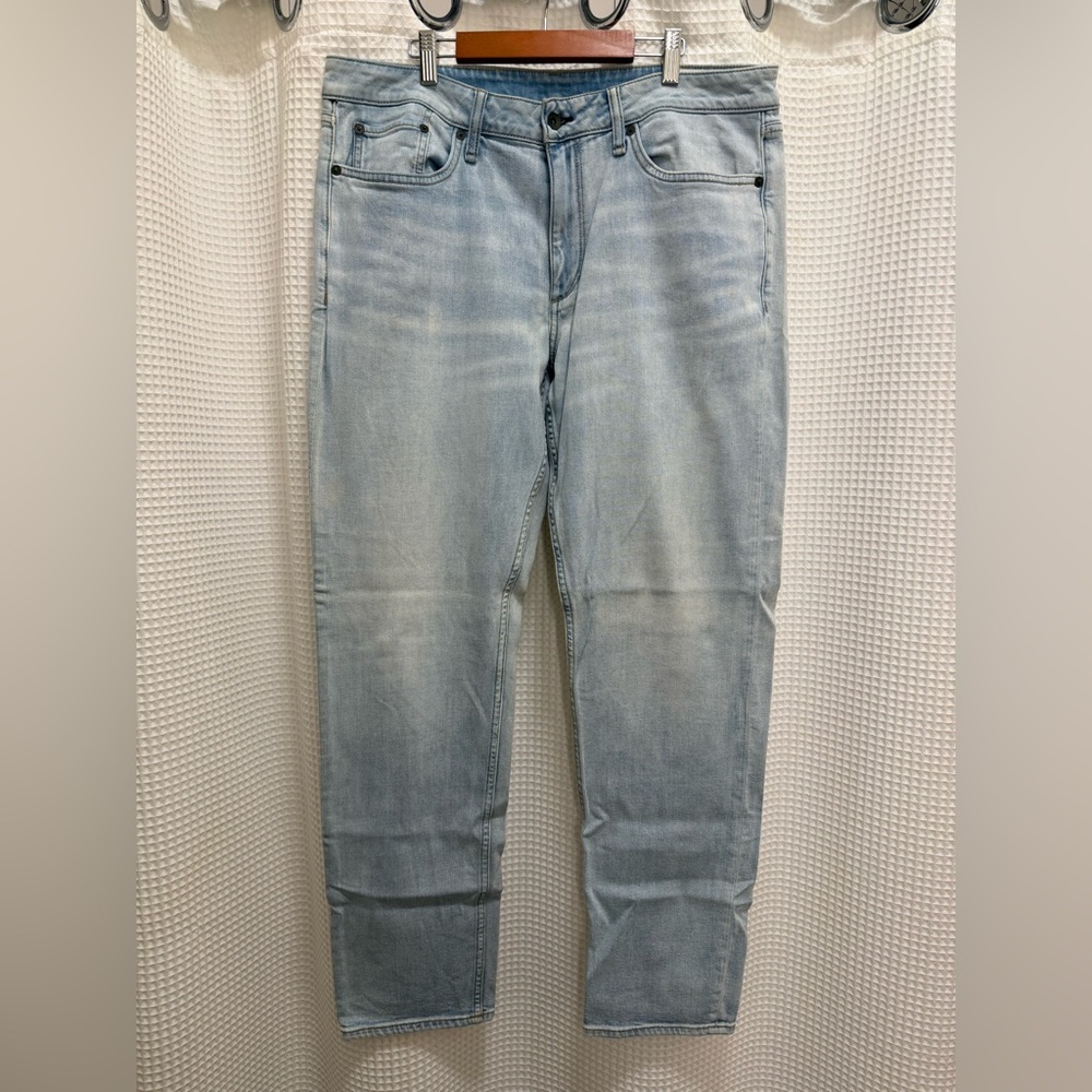 rag & bone Men’s light wash jeans - size 34